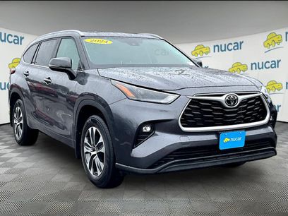 Used 2024 Toyota Highlander XLE