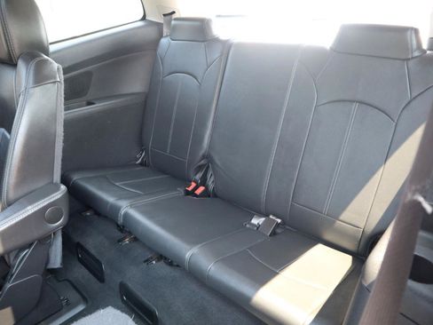Used 2016 Chevrolet Traverse LT FWD image 15