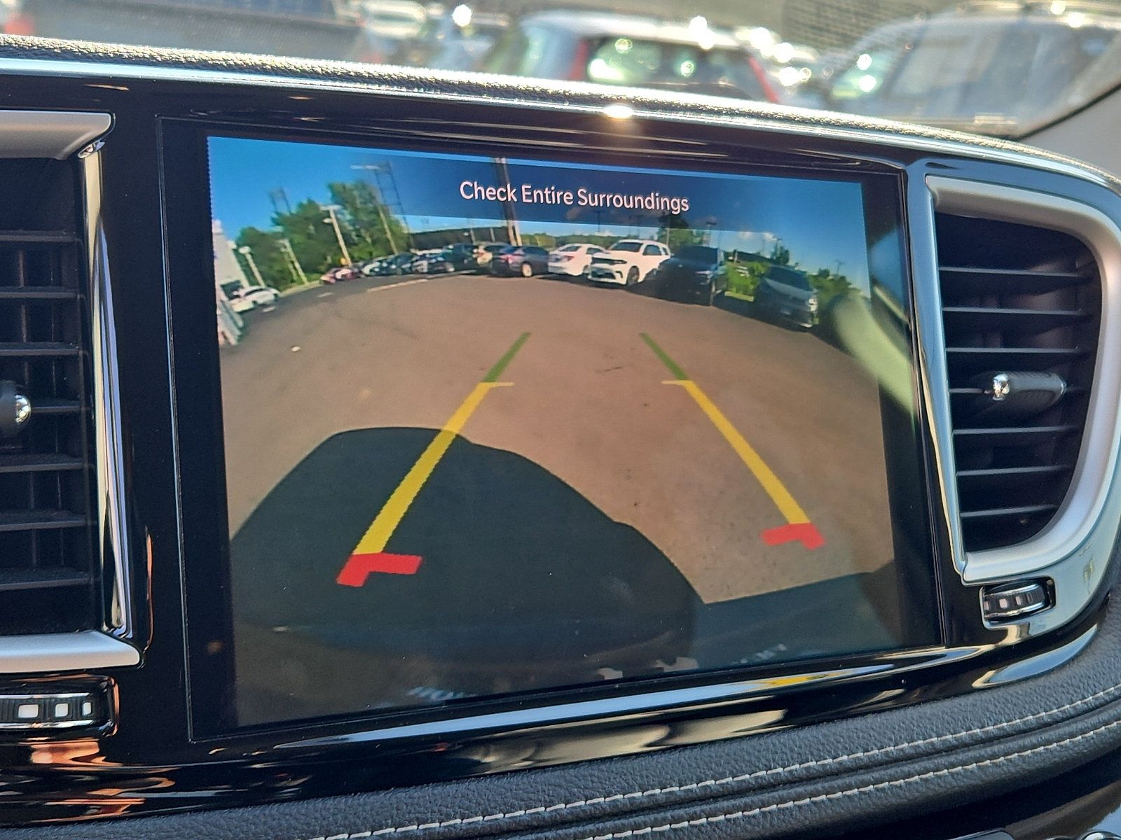 Used 2023 Chrysler Pacifica Touring-L AWD/4WD image 18