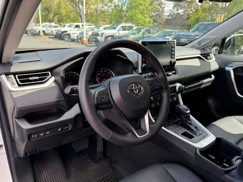 Certified 2022 Toyota RAV4 XLE Premium AWD/4WD image 11