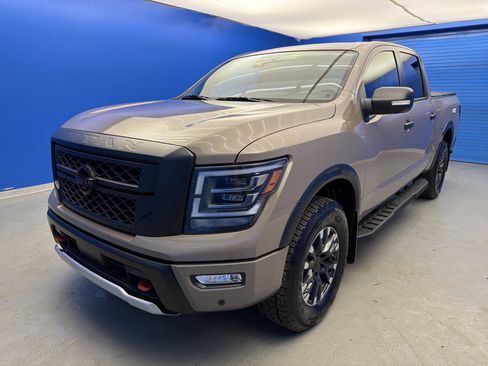 Used 2023 Nissan Titan PRO-4X w/ Pro-4x Convenience Package image 4