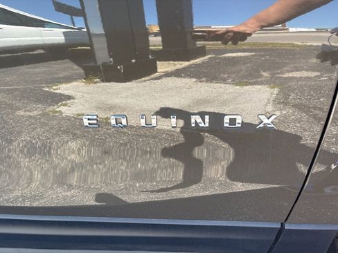 Used 2023 Chevrolet Equinox LT w/ Driver Convenience Package image 9