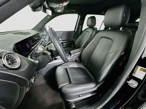 Used 2025 Mercedes-Benz GLB 250 image 13