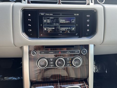 Used 2016 Land Rover Range Rover HSE image 16