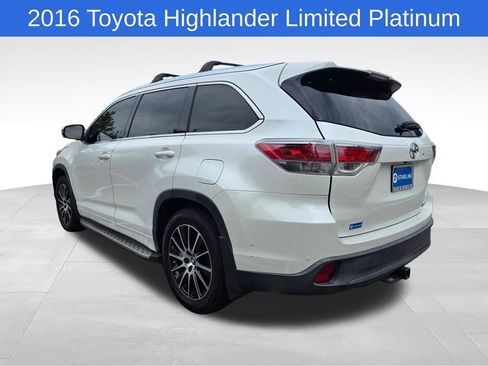 Used 2016 Toyota Highlander Limited Platinum FWD image 6