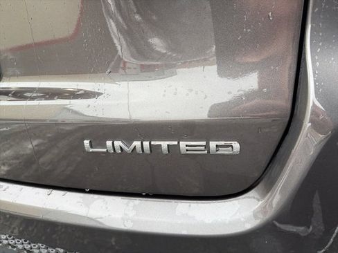 Used 2022 Jeep Compass Limited image 9