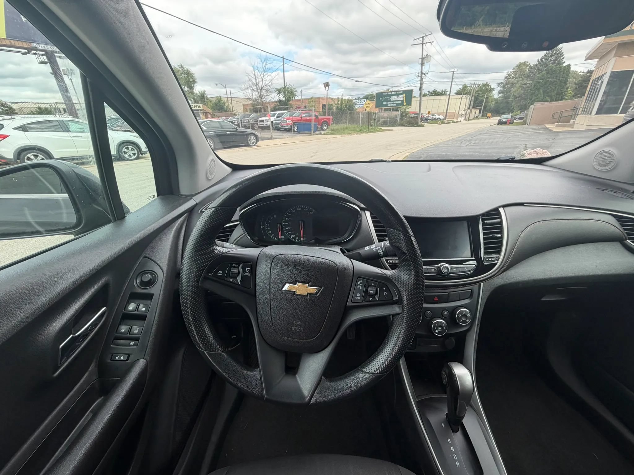 Used 2020 Chevrolet Trax LT FWD image 9