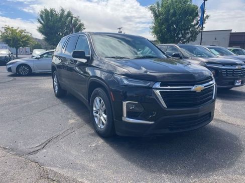 Used 2023 Chevrolet Traverse LS AWD/4WD image 3