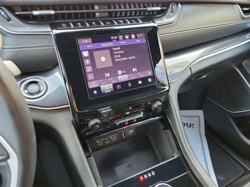 Used 2021 Jeep Grand Cherokee L Altitude image 23