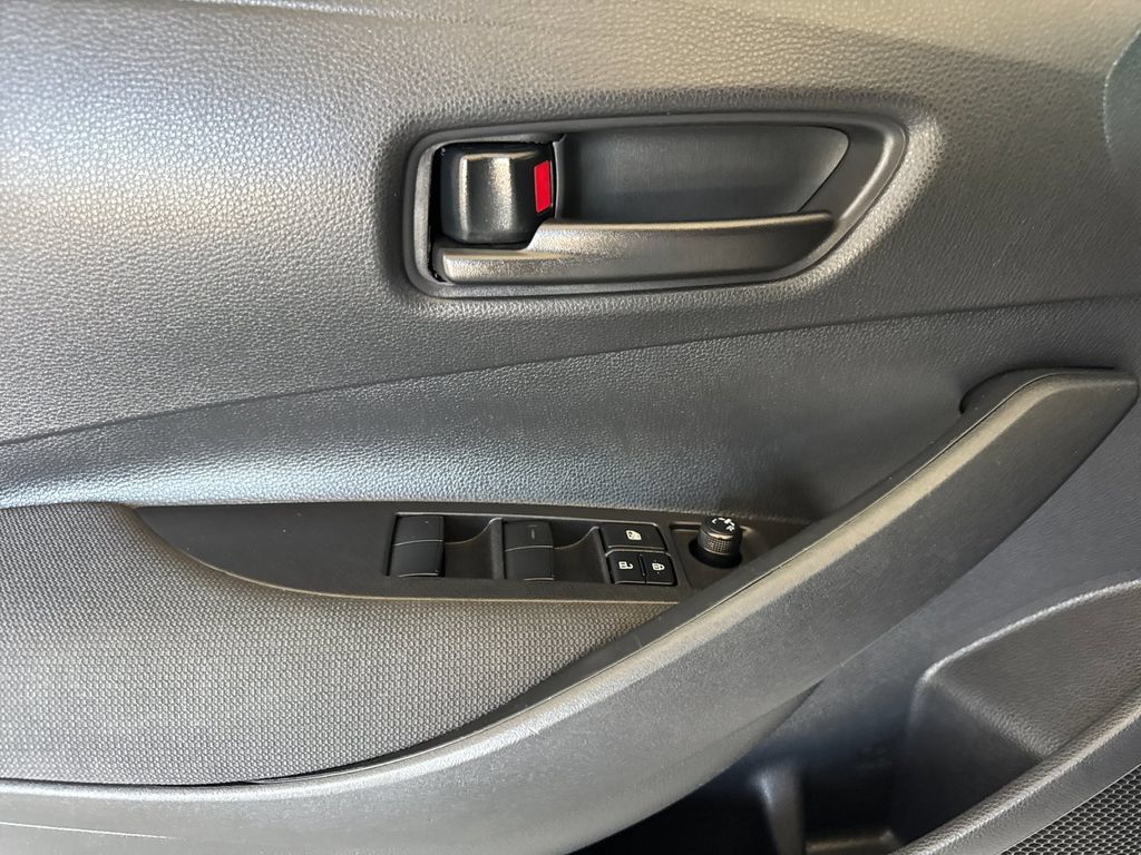 Used 2025 Toyota Corolla LE FWD image 10
