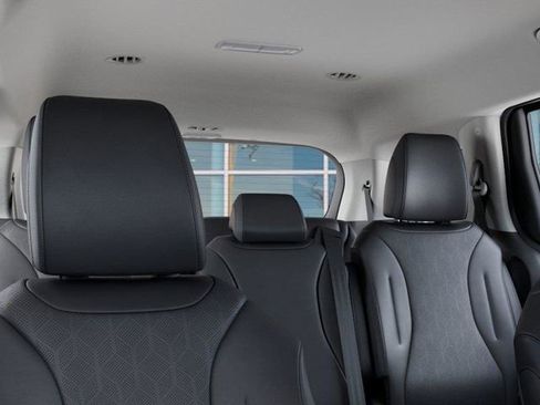 New 2026 Kia Carnival EX FWD image 27