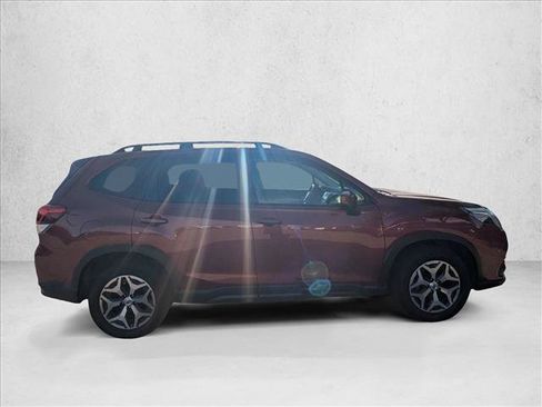Used 2024 Subaru Forester Premium AWD/4WD image 4
