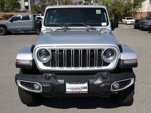 Used 2024 Jeep Wrangler Sahara image 9