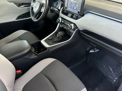 Certified 2022 Toyota RAV4 XLE image 20