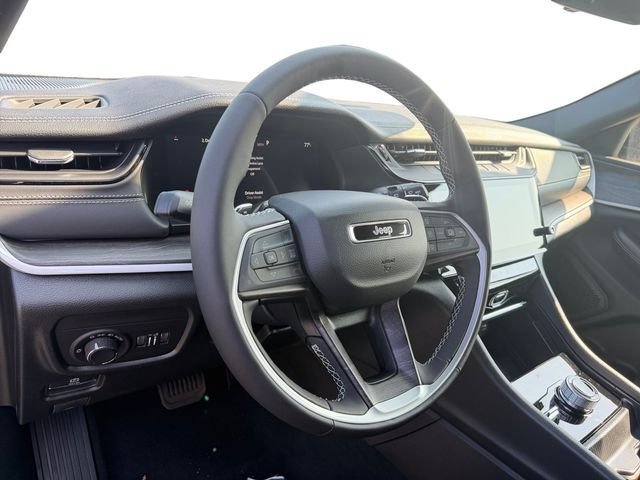 New 2026 Jeep Grand Cherokee Altitude AWD/4WD image 16
