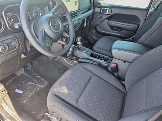 New 2025 Jeep Gladiator Mojave w/ Convenience Group video 3