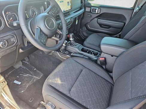 New 2025 Jeep Gladiator Mojave w/ Convenience Group image 3