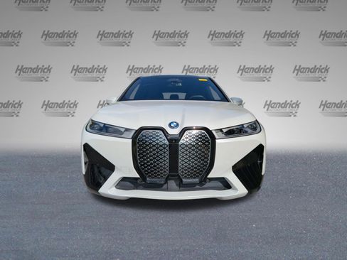 Used 2024 BMW iX xDrive50 w/ Premium Package AWD/4WD image 5