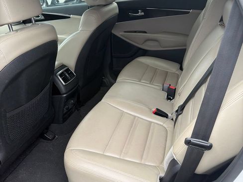 Used 2019 Kia Sorento EX AWD/4WD image 5