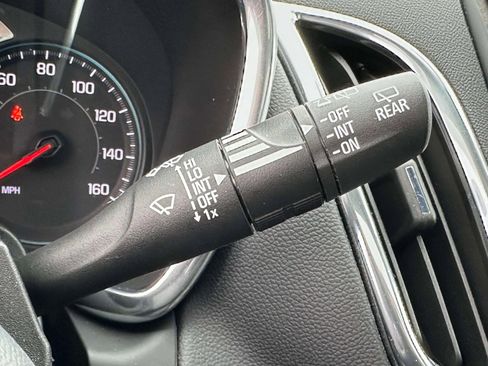 Certified 2023 Chevrolet Equinox LT FWD image 37