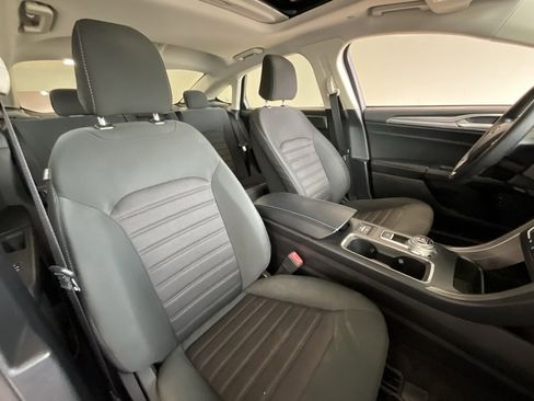 Used 2020 Ford Fusion SE image 19