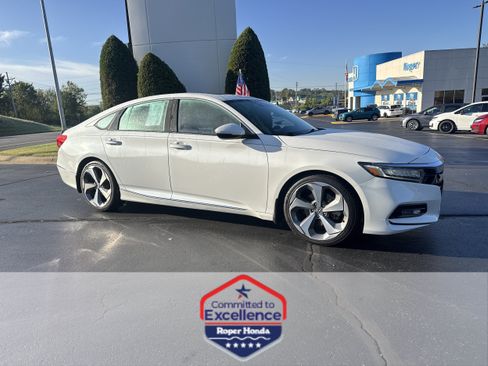 Used 2018 Honda Accord Touring image 1