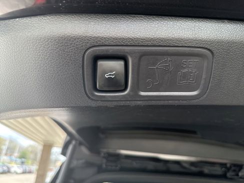 Certified 2024 Ford Expedition Limited image 34