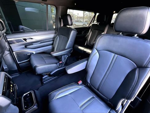 Used 2024 Jeep Wagoneer L Series II w/ Convenience Group I image 26