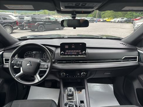 Used 2022 Mitsubishi Outlander SE AWD/4WD image 18