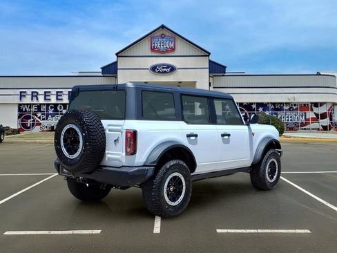 Used 2024 Ford Bronco Badlands w/ Sasquatch Package AWD/4WD image 7