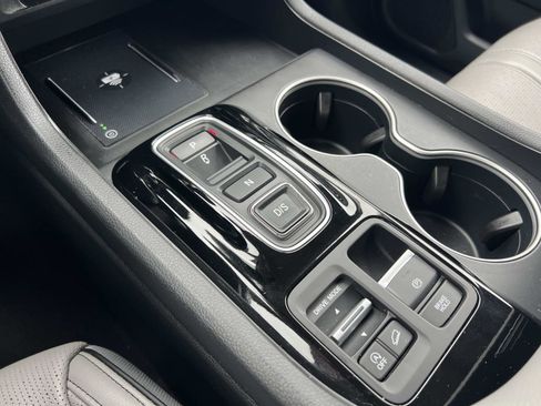 Certified 2024 Honda Pilot Elite image 18