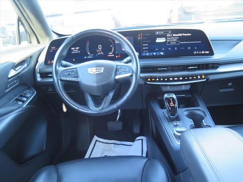 Used 2024 Cadillac XT4 Premium Luxury image 21