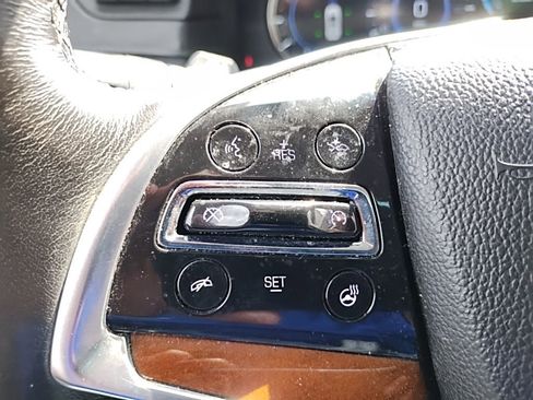 Used 2018 Cadillac Escalade ESV Premium Luxury image 18