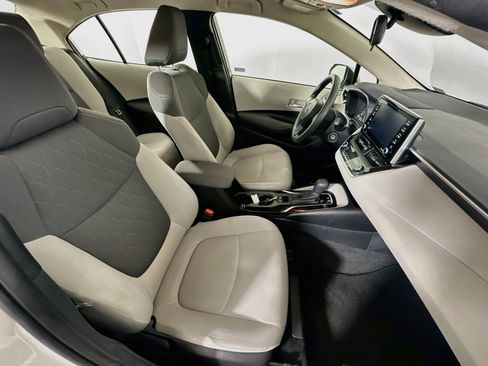 Used 2021 Toyota Corolla LE FWD image 29