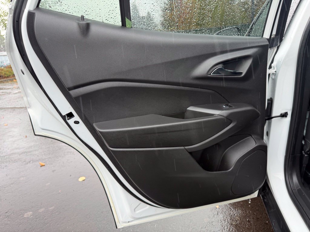 Used 2024 Chevrolet Trax ACTIV w/ Driver Confidence Package FWD image 28