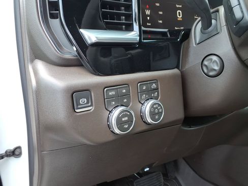 New 2026 GMC Sierra 1500 SLT w/ SLT Premium Plus Package AWD/4WD image 9