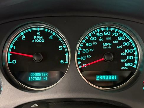 Used 2007 Chevrolet Suburban 2500 LT w/ LT Preferred Equipment Group AWD/4WD image 23