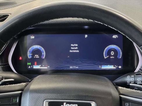 Certified 2023 Jeep Grand Cherokee Laredo image 28