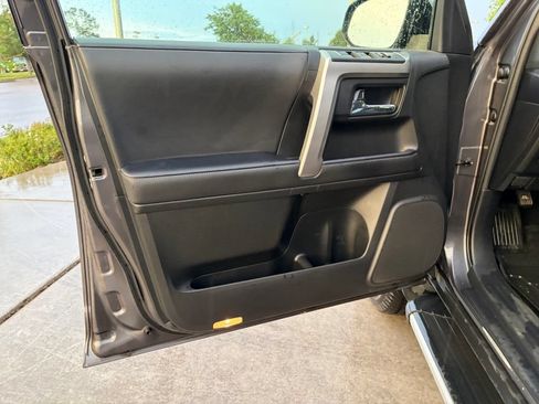 Used 2023 Toyota 4Runner SR5 AWD/4WD image 10
