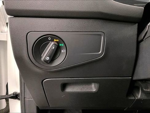 Used 2020 Volkswagen Tiguan S image 36