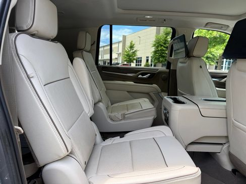 Used 2021 GMC Yukon XL Denali w/ Denali Ultimate Package AWD/4WD image 39