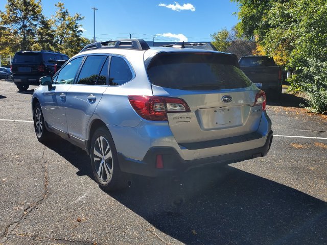 Used 2019 Subaru Outback 2.5i Limited AWD/4WD image 3