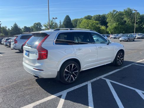 Used 2018 Volvo XC90 T6 Momentum w/ Convenience Package AWD/4WD image 6