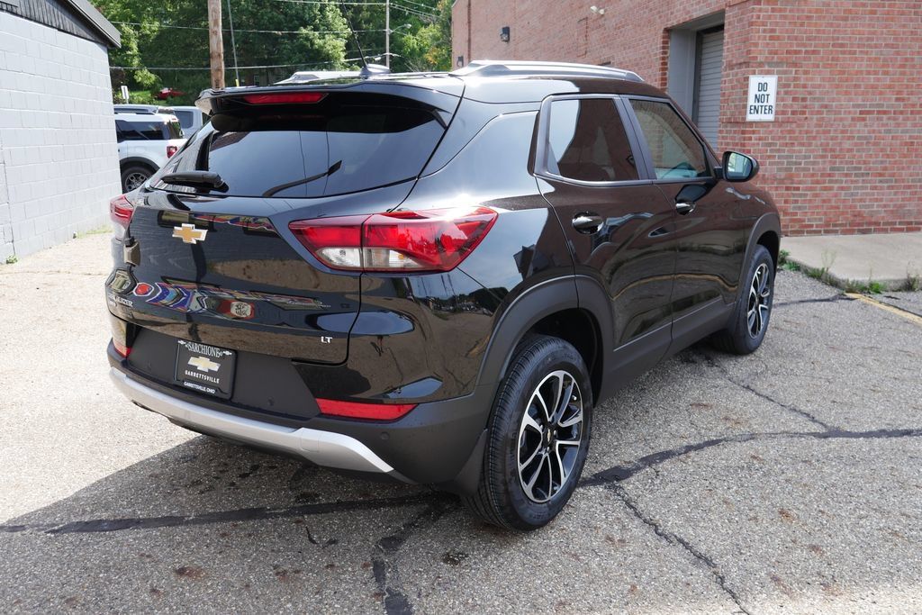New 2026 Chevrolet TrailBlazer LT w/ LT Cold Weather Package AWD/4WD image 4