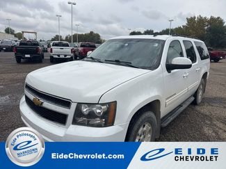 Used 2011 Chevrolet Suburban LT image 1