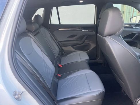 New 2026 Volkswagen Tiguan SE R-Line FWD image 27