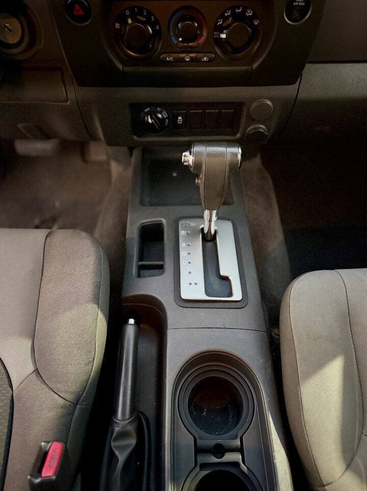 Used 2012 Nissan Xterra X AWD/4WD image 18