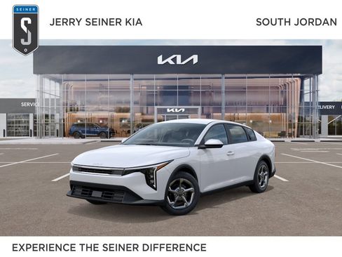 New 2026 Kia K4 LXS image 1