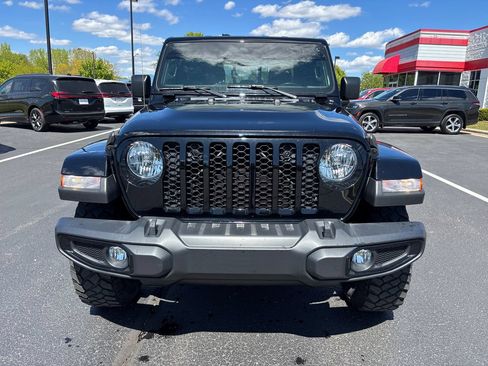 Used 2022 Jeep Gladiator Sport AWD/4WD image 3