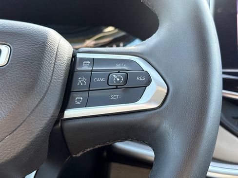 Used 2025 Jeep Compass Limited AWD/4WD image 27
